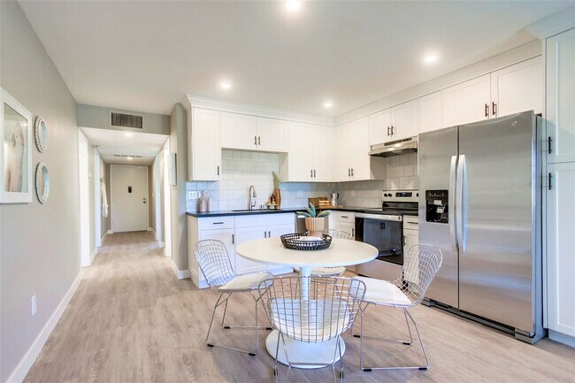 3 Bed 2.5 Bath-Upstairs Interior Unit Type 8 floor plan
