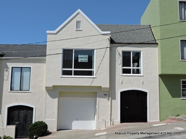 3BR/2BA Single Family House on Alta Mar Way · San Francisco photo 2