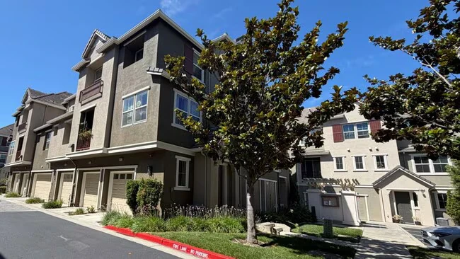 1327 Westbury Dr San Jose, CA 95131 photo 2