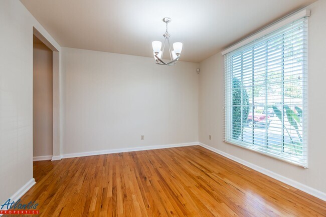 215 Topeka Ave San Jose, CA 95126 photo 2