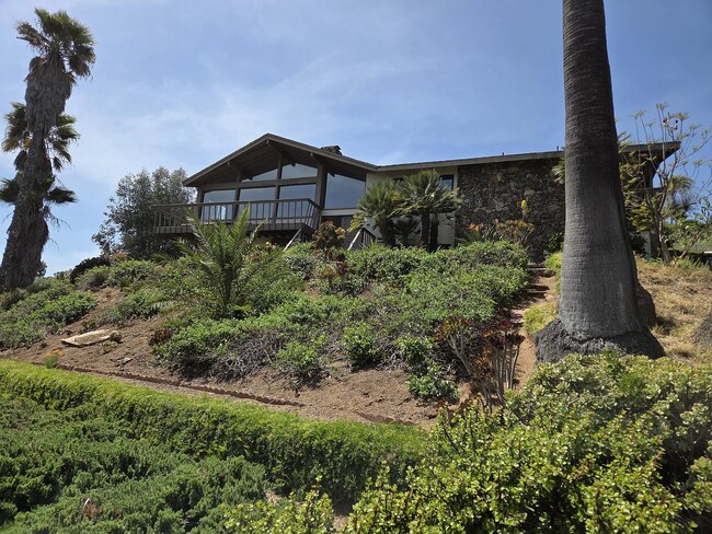 2940 Sunset Hills Escondido, CA 92025