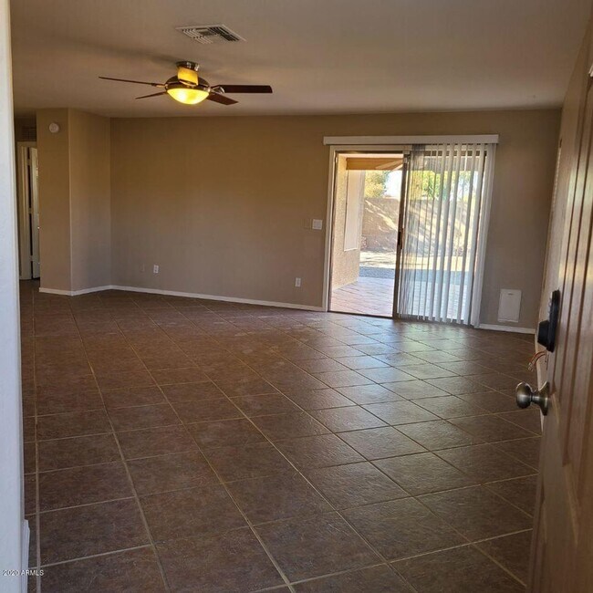 43540 Bedford Dr Maricopa, AZ 85138 photo 4