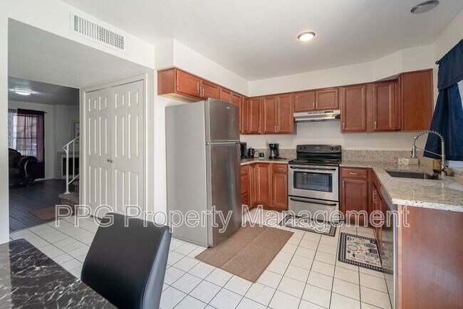 7977 W Wacker Rd Peoria, AZ 85381 photo 5