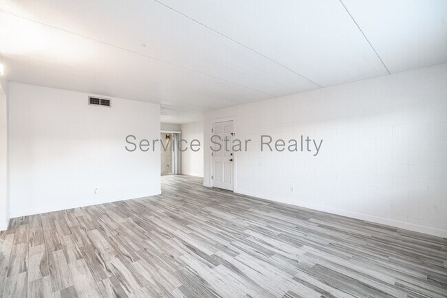 4201 E Camelback Rd Phoenix, AZ 85018 photo 5