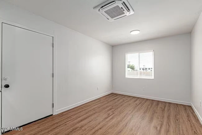 3153 W Sweetwater Ave Phoenix, AZ 85029 photo 4