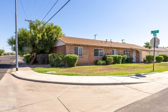 7337 E Lewis Ave photo 3
