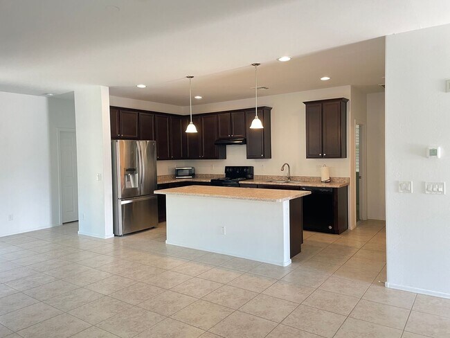 8454 N 61st Dr Glendale, AZ 85302 photo 5