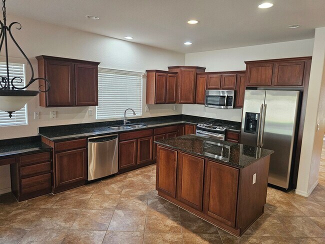 2512 W Brookhart Way Phoenix, AZ 85085 photo 2