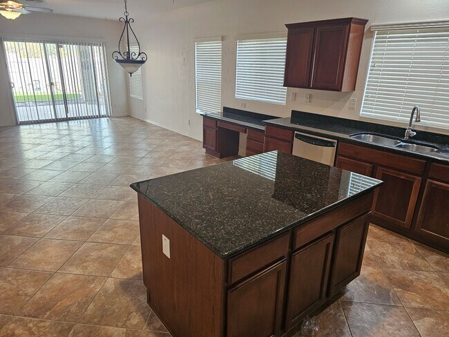 2512 W Brookhart Way Phoenix, AZ 85085 photo 4