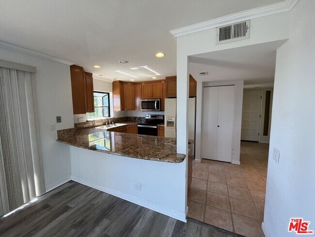 3903 California St San Diego, CA 92110 photo 3