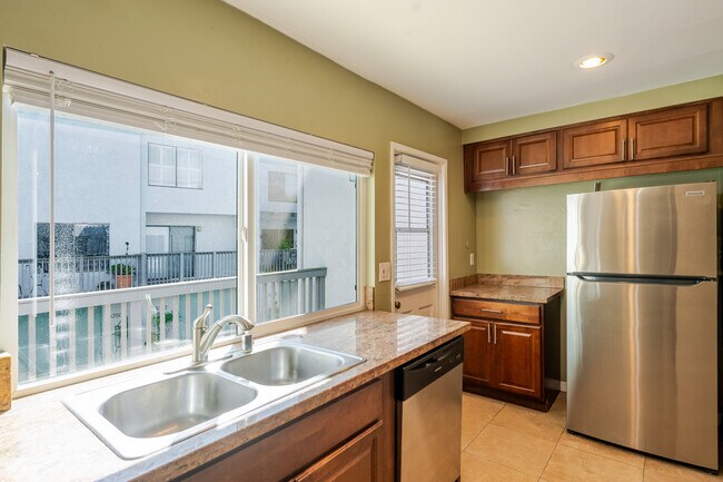 3330 Via Alicante San Diego, CA 92037 photo 3