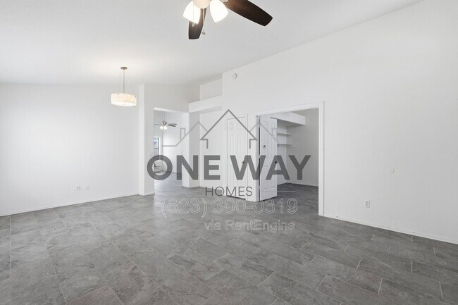4622 E Summerhaven Dr Phoenix, AZ 85044 photo 5