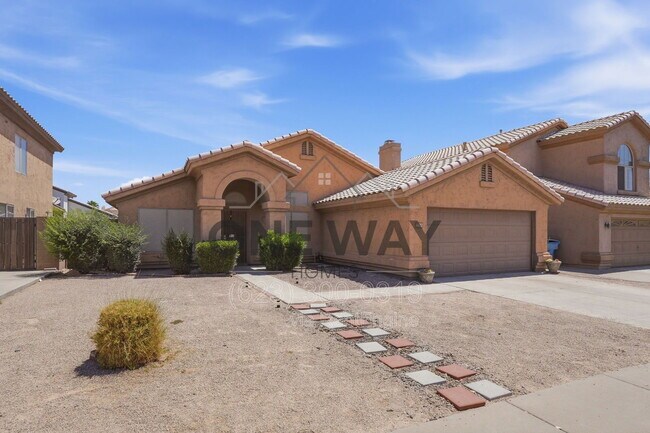 4622 E Summerhaven Dr Phoenix, AZ 85044 photo 3