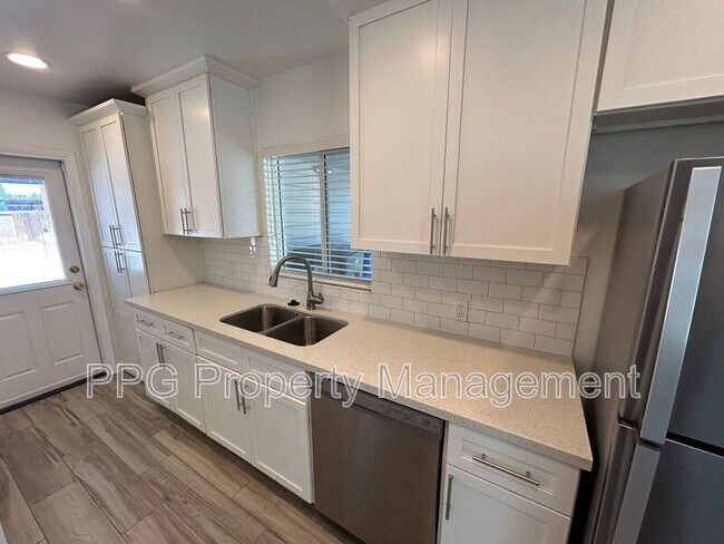 2812 N 35th St Phoenix, AZ 85018 photo 5