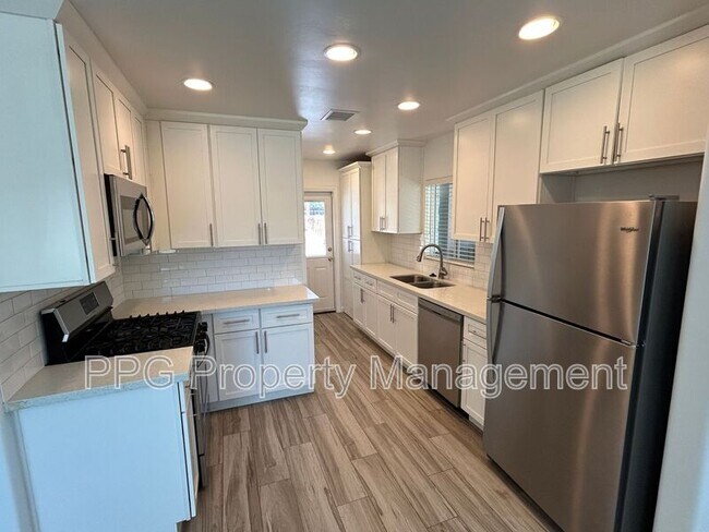 2812 N 35th St Phoenix, AZ 85018 photo 4