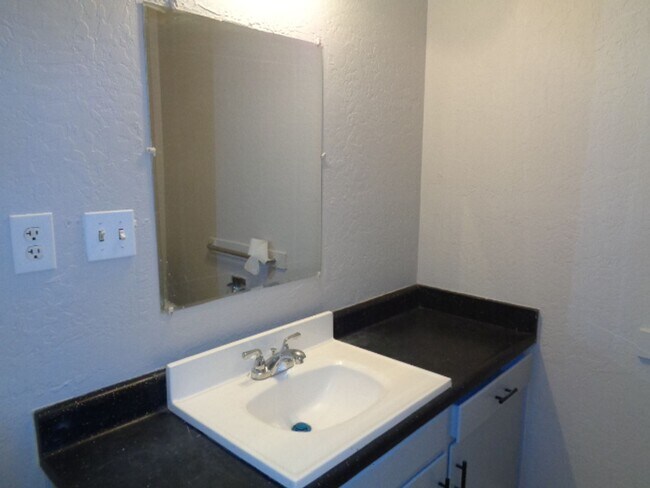 6316 W Maryland Ave Glendale, AZ 85301 photo 5