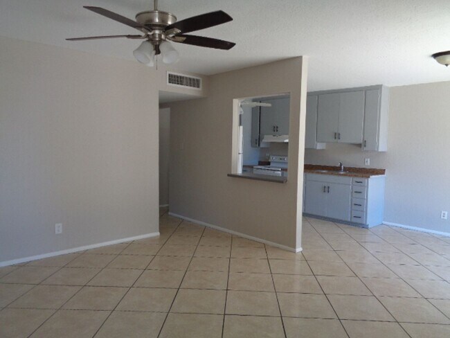 6316 W Maryland Ave Glendale, AZ 85301 photo 2