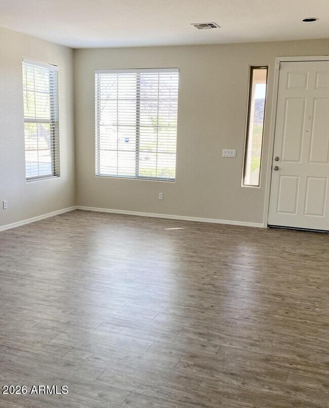 29525 N Smokey Ln Peoria, AZ 85383 photo 3
