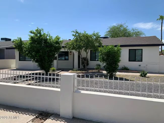 3415 E Sheridan St Phoenix, AZ 85008 photo 2