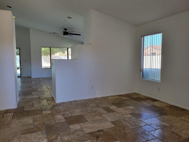 358 S Ironwood St Gilbert, AZ 85296 photo 5