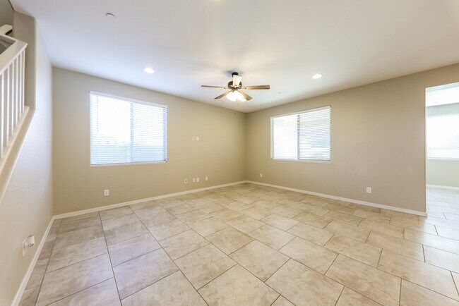 10642 W Anna Ave Peoria, AZ 85383 photo 3