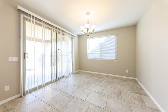 10642 W Anna Ave Peoria, AZ 85383 photo 5