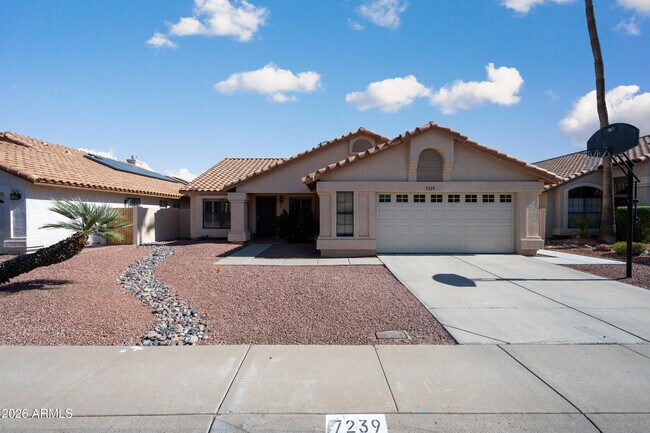 7239 W Morrow Dr Glendale, AZ 85308 photo 2