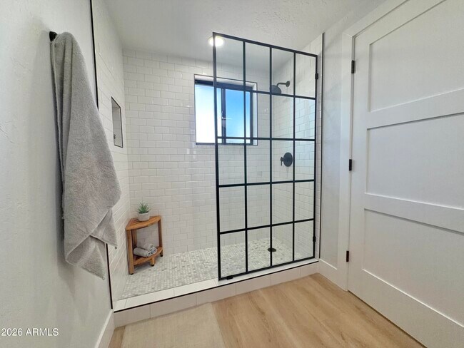 6125 E Indian School Rd Scottsdale, AZ 85251 photo 3