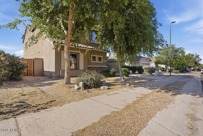 16809 W Magnolia St photo 3