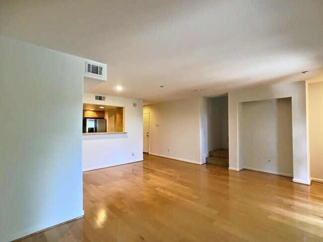 2113 Sonador Commons San Jose, CA 95128 photo 2