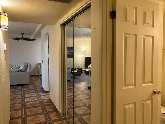 8649 E Royal Palm Rd Scottsdale, AZ 85258 photo 4
