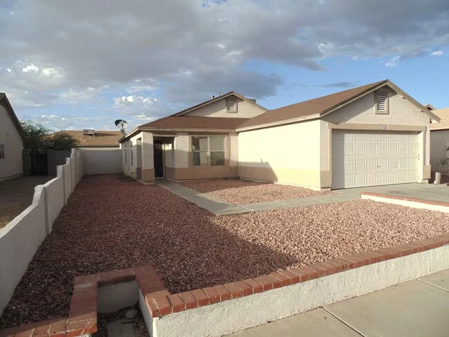 11792 W Larkspur Rd
