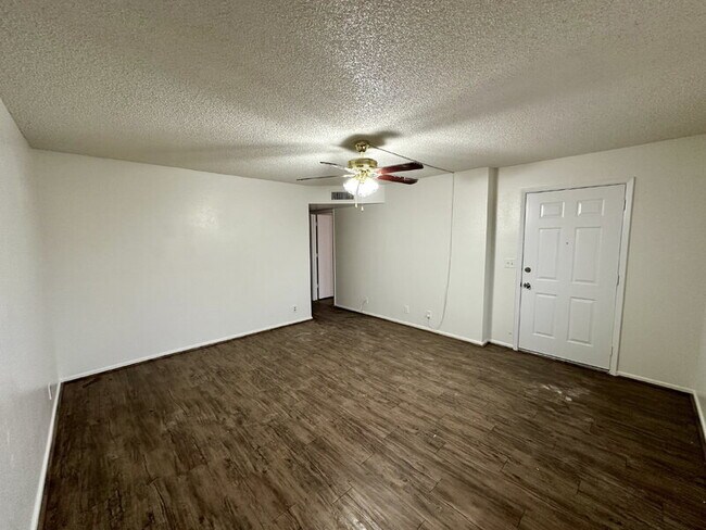 6742 E Dallas St Mesa, AZ 85205 photo 3