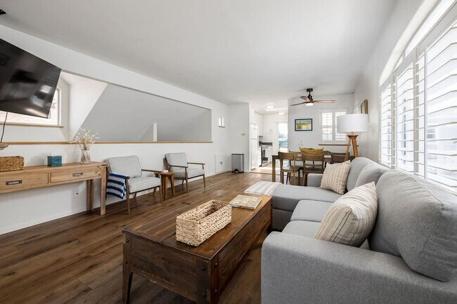 714 Isthmus Ct San Diego, CA 92109 photo 3