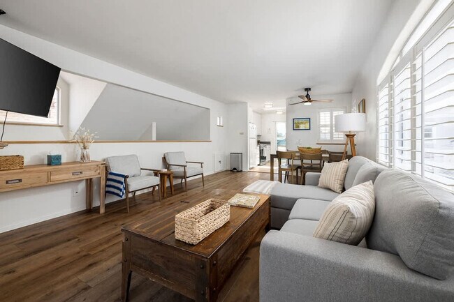 714 Isthmus Ct San Diego, CA 92109 photo 2