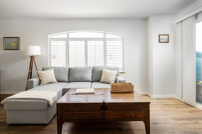 714 Isthmus Ct San Diego, CA 92109 photo 4