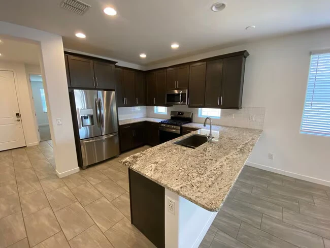 2216 W Dunbar Dr Phoenix, AZ 85041 photo 5