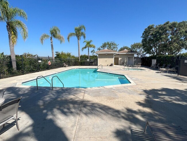 733 Vista Grande Way Oceanside, CA 92057 photo 3