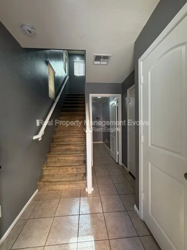 7724 W Pipestone Pl Phoenix, AZ 85035 photo 5