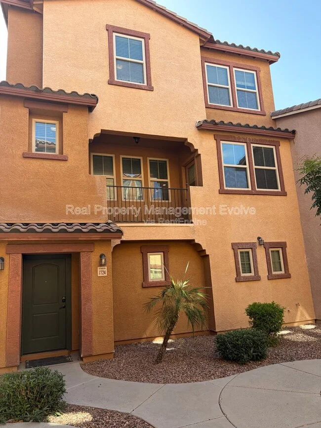 7724 W Pipestone Pl Phoenix, AZ 85035 photo 2