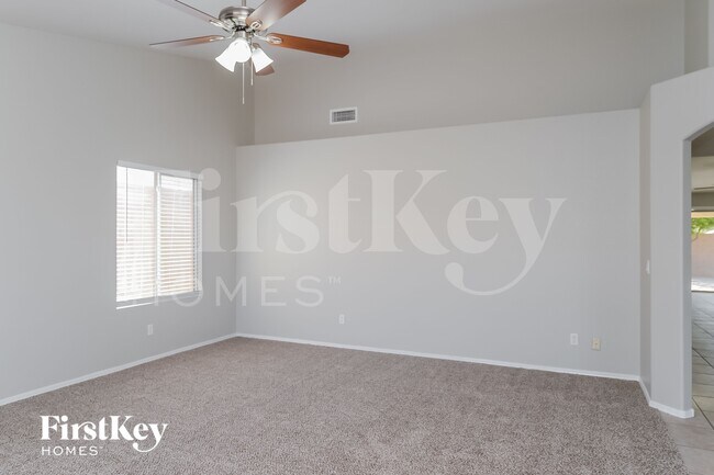 6511 E Menlo St Mesa, AZ 85215 photo 3