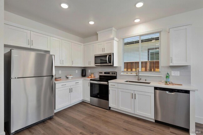 1480 Wrigley Ave Santa Rosa, CA 95407 photo 5