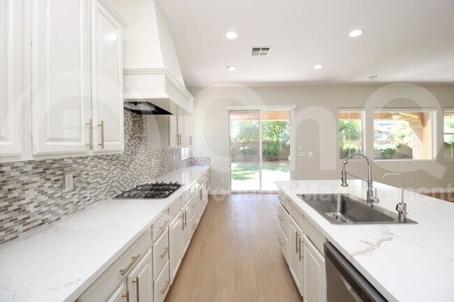 1129 W Horseshoe Ave Gilbert, AZ 85233 photo 4