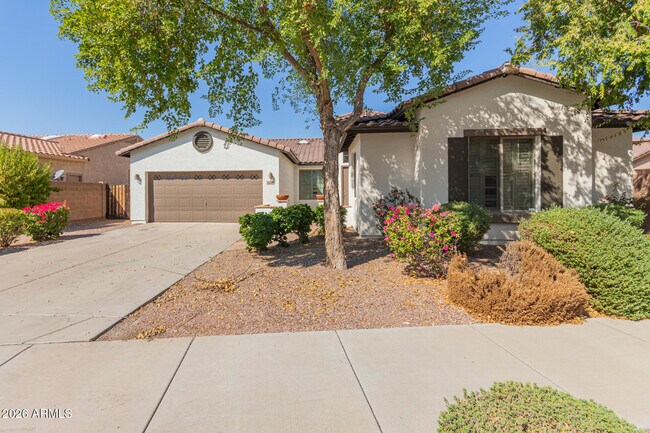 Stunning 4-bedroom Home With Private Guest Suite In Gated Community photo 2