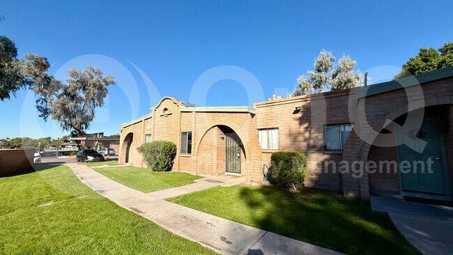 4410 E Hubbell St Phoenix, AZ 85008 photo 3