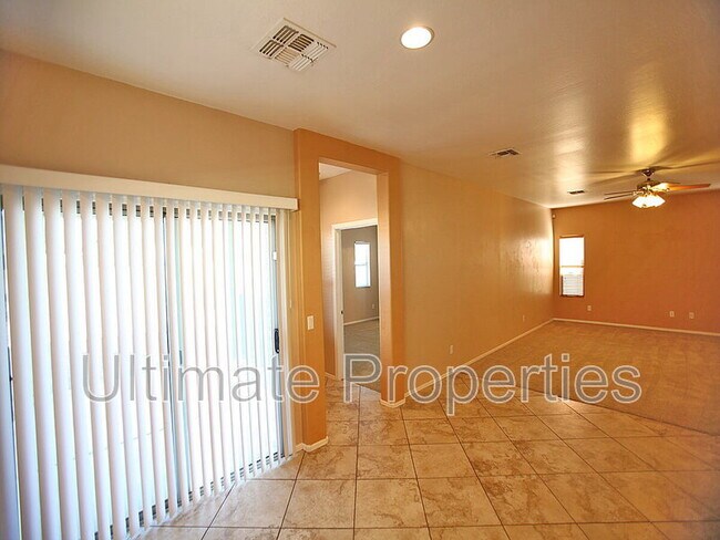 17572 W Lundberg St Surprise, AZ 85388 photo 4