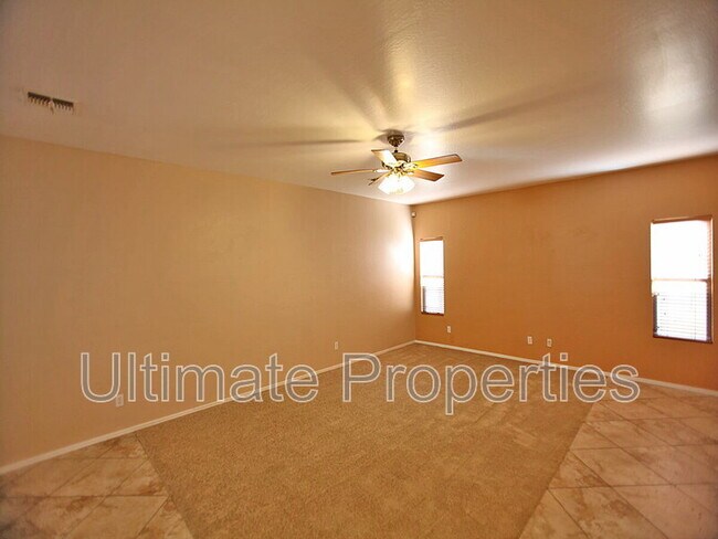 17572 W Lundberg St Surprise, AZ 85388 photo 3