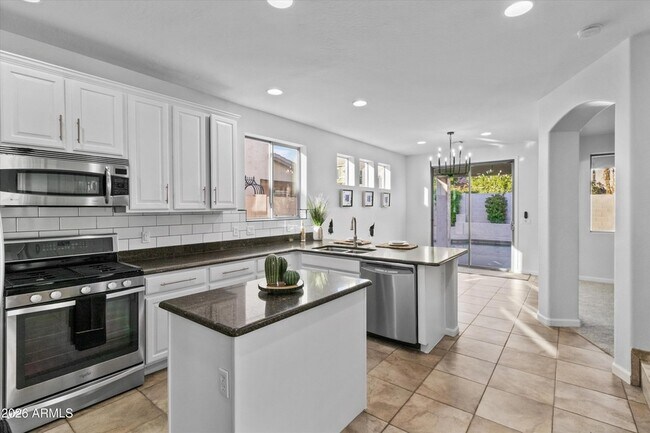 17646 W Statler Dr Surprise, AZ 85388 photo 3
