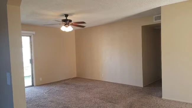 321 W Palomino Dr Chandler, AZ 85225 photo 2