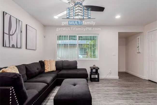 515 W Pebble Beach Dr Tempe, AZ 85282 photo 5